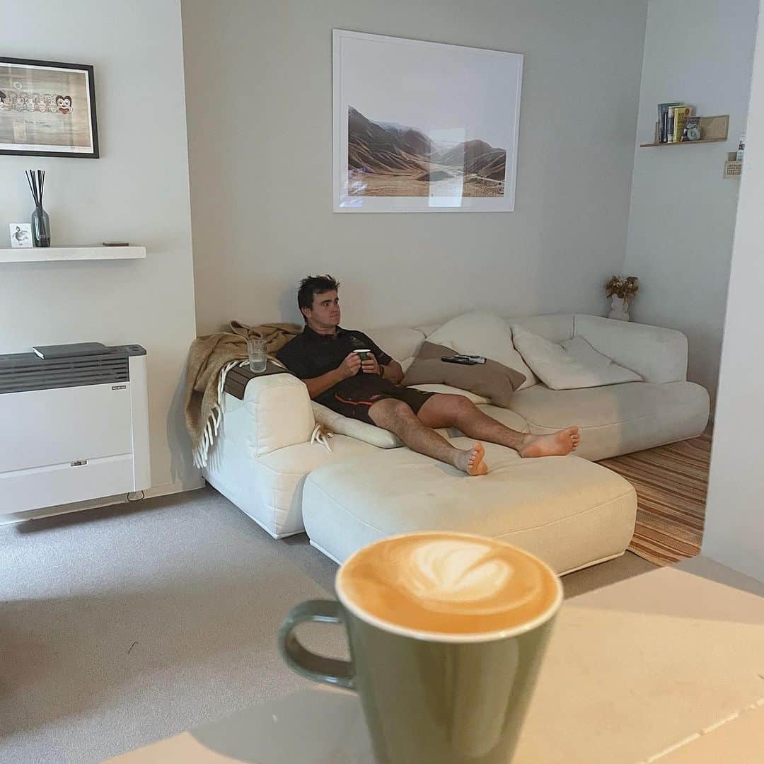 Tori Peetersのインスタグラム：「Back making coffee for my favourite 🫶🏼」