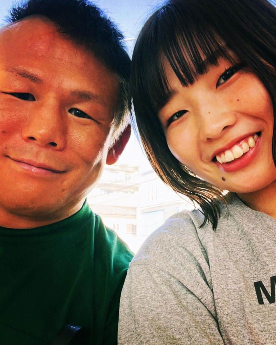 北岡悟さんのインスタグラム写真 - (北岡悟Instagram)「9/17(日)、別居婚中の天野さんと一日中一緒の日曜日でした☀️ 朝はだいぶゆっくりして昼になって、先ずは我が街渋谷の山下本気うどんからのマクドナルドさん🥤 その後、松嶋君にお声掛け頂いた七里ヶ浜の新しく出来た格闘技スペースで行われたグラップリングスパー会へ🌊 私は肝心の有名外タレ選手と組みませんでしたが、"今を生きる"カルペディエムの方々と壁無しグラップリングスパーしてよい刺激を頂戴して有意義でした🙏🏽 私がゴロゴロやってる同時刻、天野さんは近くのカフェ?でパンケーキ食べつつ全力待機🥞🫡 帰路の乗り換え駅の藤沢で、松屋の鶏肉飯(鶏肉コンボ牛めし)を二人でかっ喰らい〆🍚🐔🐮🐣✨ #北岡悟 #天野心愛 ( #北岡心愛 ) #別居婚 #北岡悟丼 #酷似」9月22日 14時02分 - lotuskitaoka