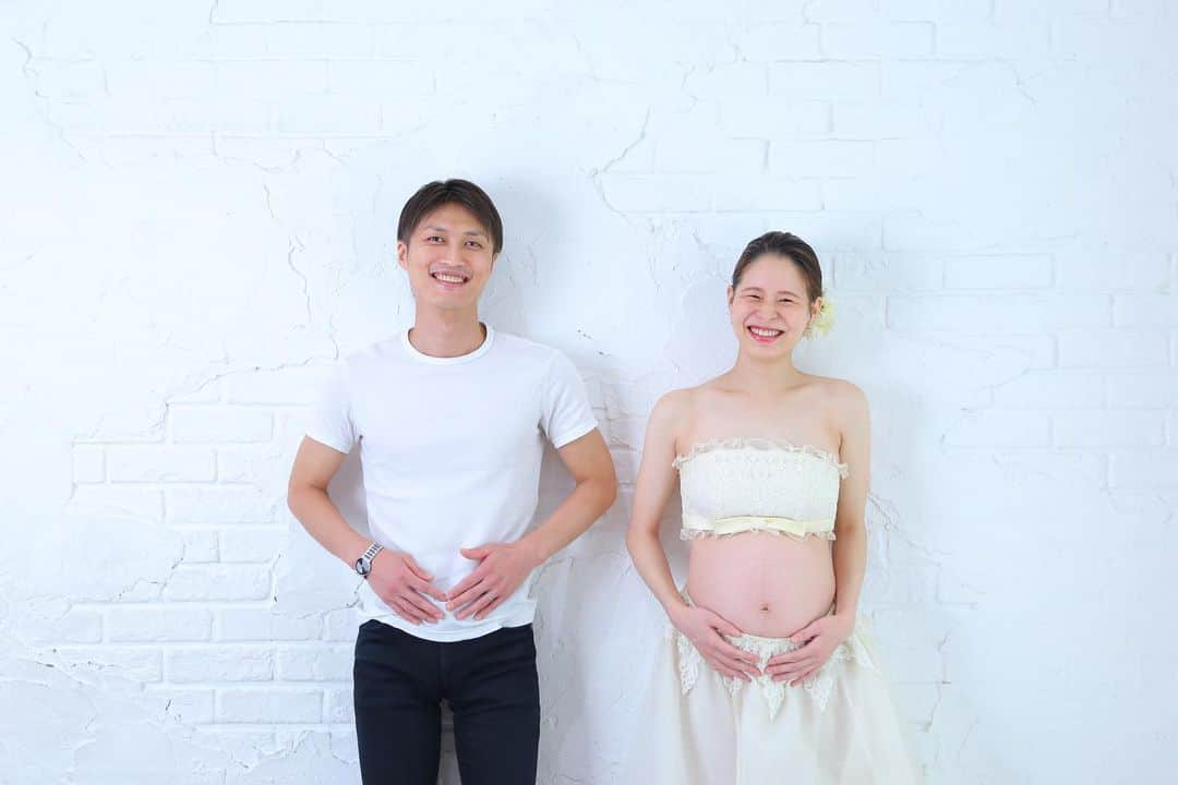 スタジオキャラット 丸井錦糸町店のインスタグラム：「maternity photo･:*+.  photographer_ichikawa  #maternity #maternityshoot #マタニティフォト #babyphotos #baby #ベビーフォト #お宮参り #お宮参り撮影 #赤ちゃん撮影 #おめでとう #ヘアアレンジ #スタジオキャラット #studiocaratt #スタジオキャラット丸井錦糸町店 #ママリ #成長記録 #スタジオ #フォトスタジオ」