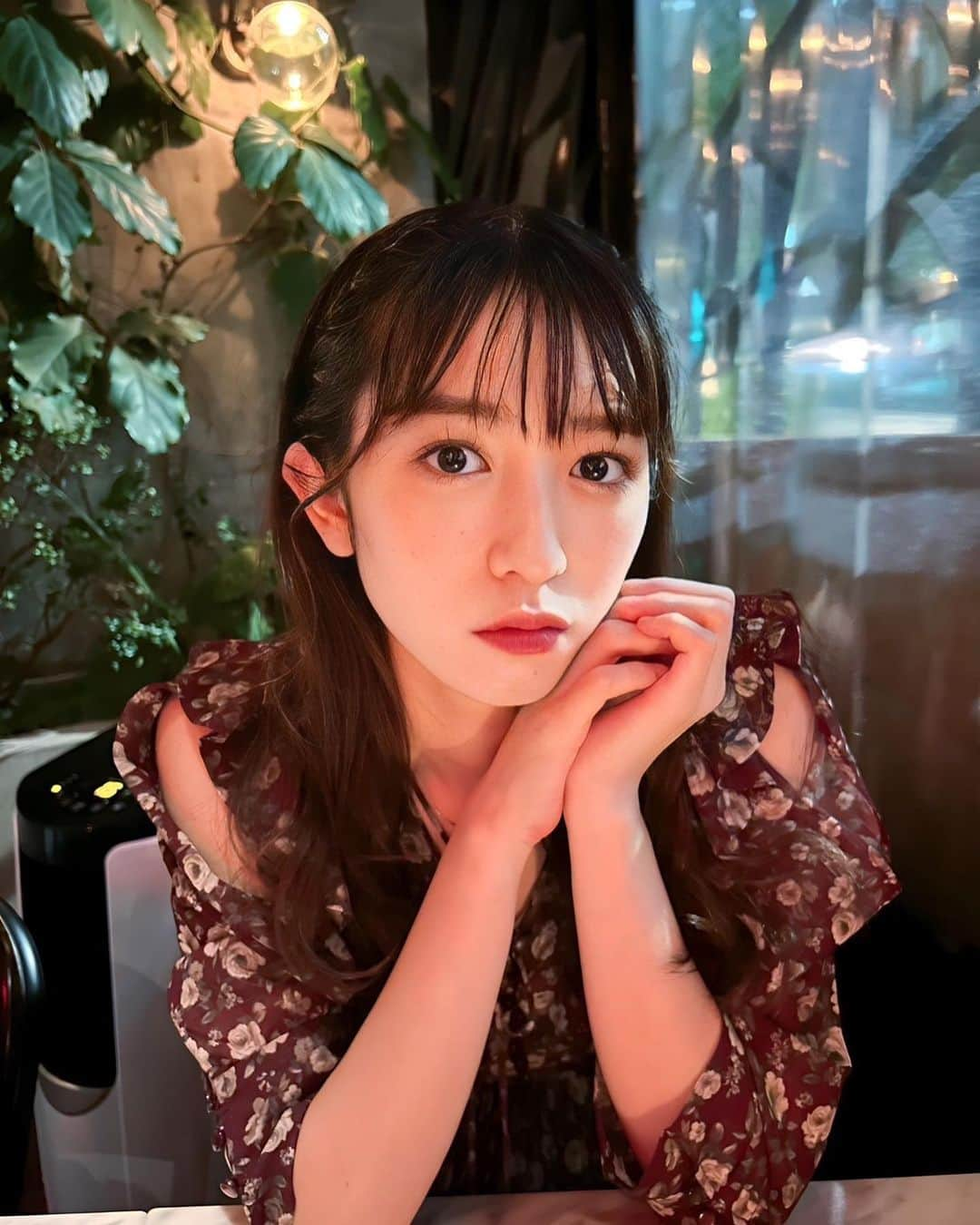 小泉遥香さんのインスタグラム写真 - (小泉遥香Instagram)「￤𝓭𝓲𝓷𝓷𝓮𝓻…🌙🥂✨  親友ちゃんと久々に会って  ｢目の保養になった｣  って言うつもりが、  ｢目の補充になった｣と言ってしまった私。  視力良くなりますね🤗 (もうかなりいいのだけれど。)  #親友 #ディナー #夜ご飯 #friend #idol #dinner#photo #第3の目」9月22日 14時23分 - haruka_koizumi_official