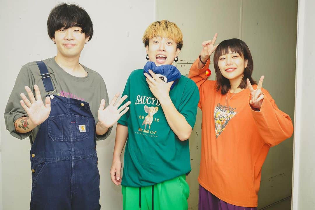 のインスタグラム：「ホールツアー　金沢！  今回は時間がなくて入り前の時間で兼六園に言ったけど右半分を早歩きで直進しただけになってしまったので、次回は左半分も楽しみたい。もちろんゆっくりね。金沢城跡も行きたいし東茶屋街ももちろん行くで。🍵 金ソフト食べる  photo by白石達也 @t_s_p_1988」