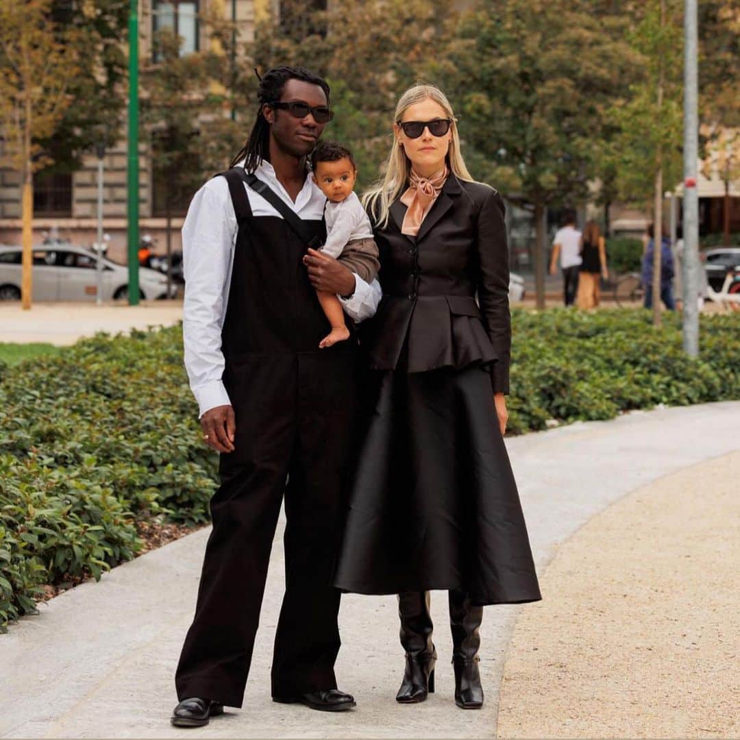Linda Tolのインスタグラム：「Streetstyle before @albertaferretti #mfw」