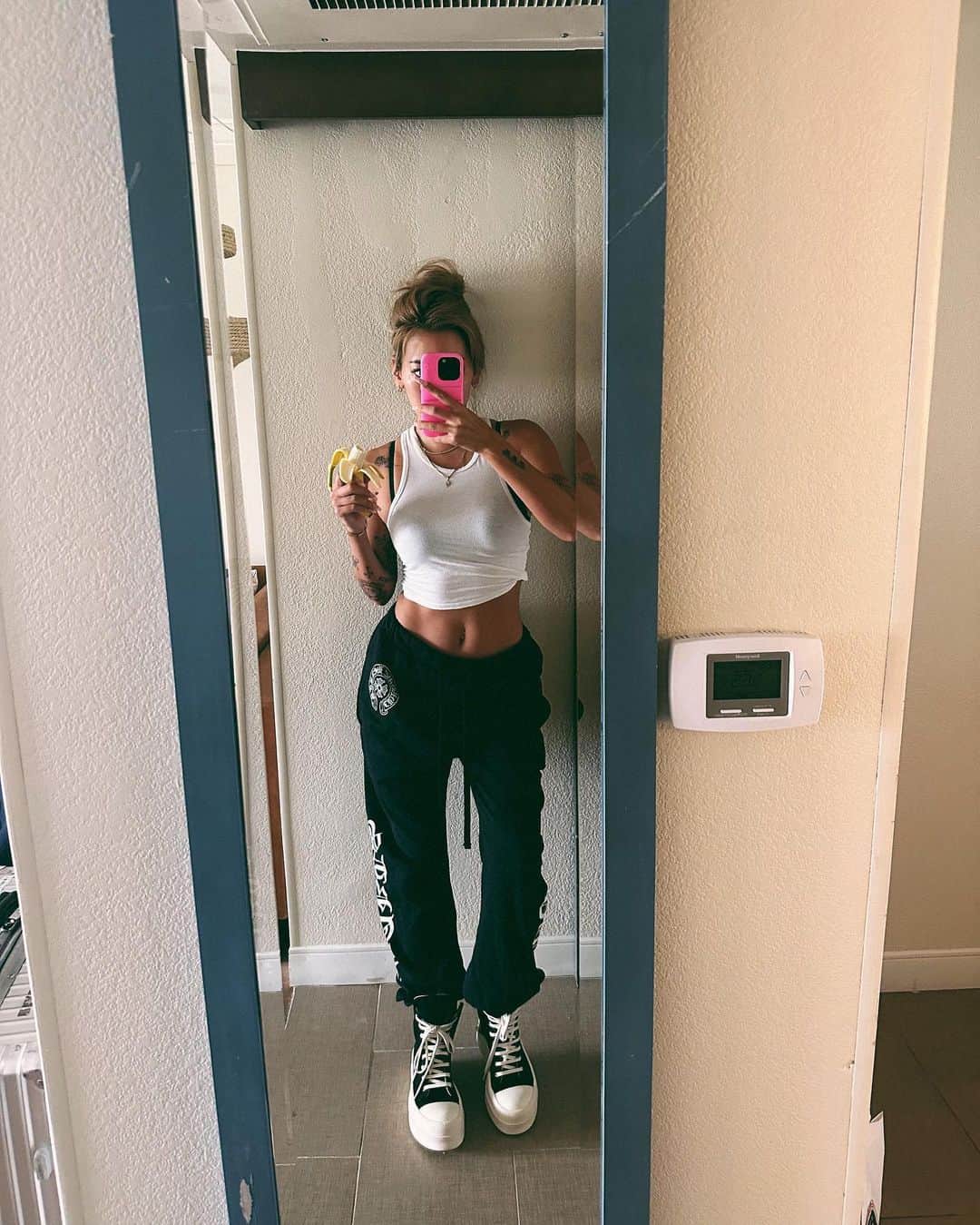 Minamiのインスタグラム：「6日間LAコーデ 🌴6 looks in LA」