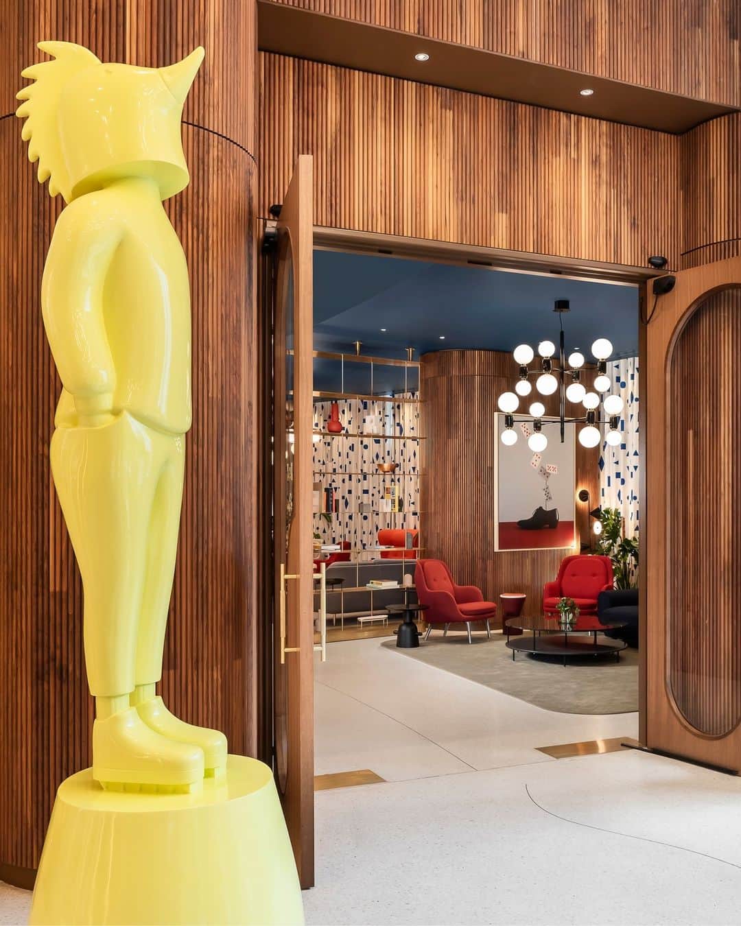 のインスタグラム：「Discover playful luxury at the Jaime Hayon-designed hotel in London. The art'otel London Battersea features Fritz Hansen products, that add to the luxurious yet playful atmosphere created by Hayon. ⁠ ⁠ What do you think of the hotel’s style? ⁠ ⁠ Share your thoughts in the comments and find the full story via the link in bio. ⁠」