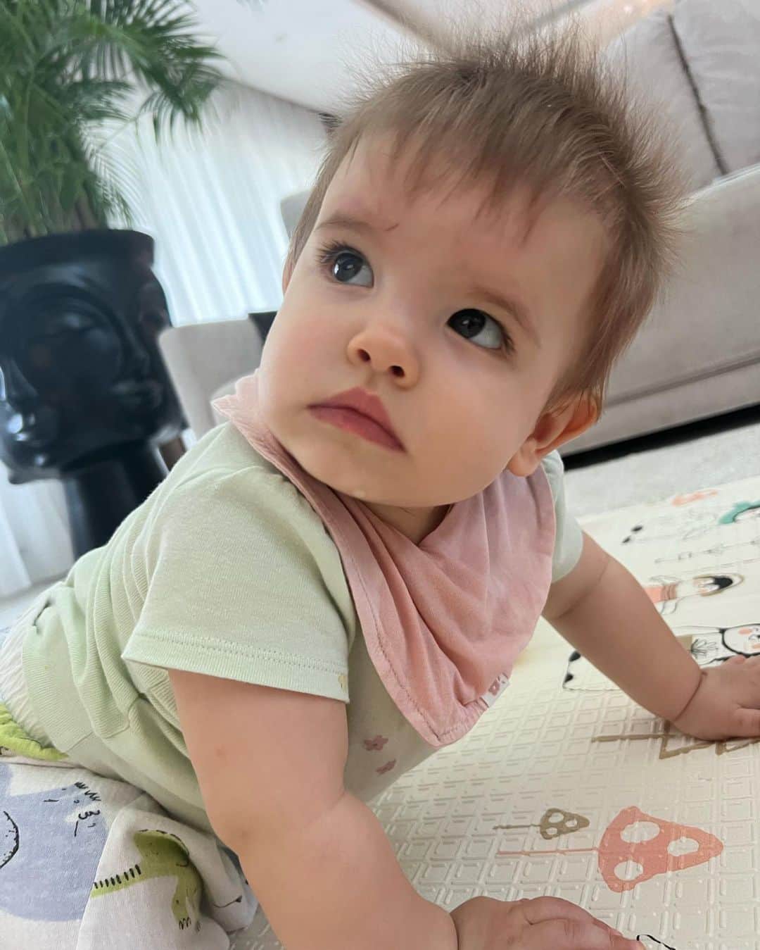 エディン・ジェコのインスタグラム：「Boblo jutloooo 🐣🥰」