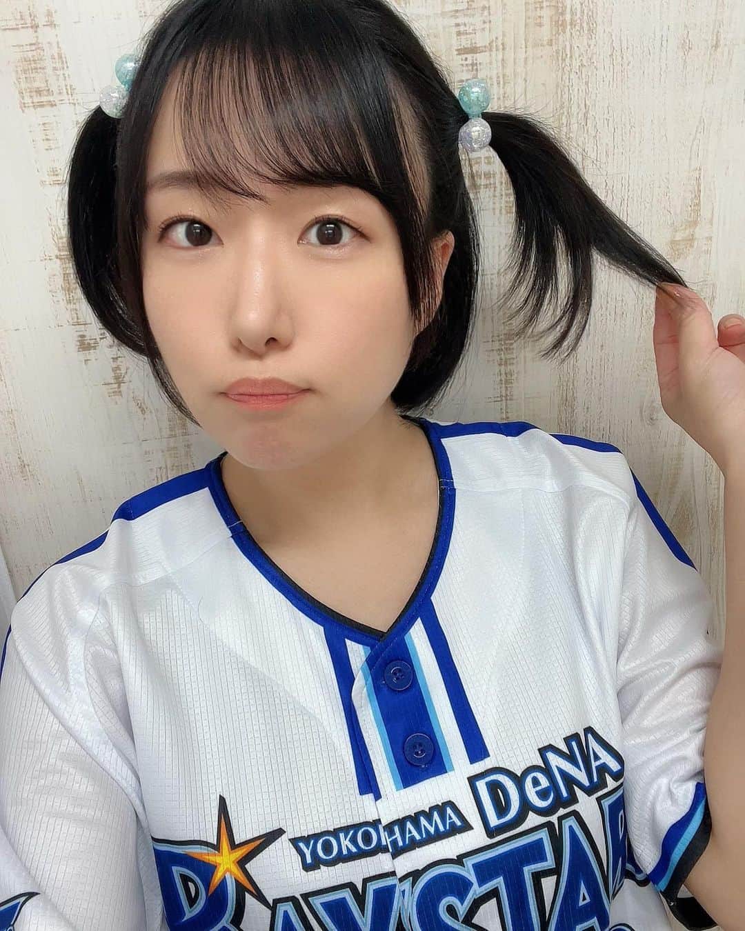 蒼井まやさんのインスタグラム写真 - (蒼井まやInstagram)「. まややんちゃんみら おたんじゃーびかい♡  お誕生日オフ会ありがとうございました♡  ストーリーでは書いてたけど 投稿としてちゃんと残してなかったなって…  えっいつの話…？！ て感じな時差投稿でごめんなさい。  おしゅし🍣 ネタが分厚くてめちゃくちゃ美味しかったな… 重いのに、扱いも難しいのに、 わざわざ持ってきてくれてありがとう。 また食べたいな…  お酒もおつまみも みんなわたしたちの好み知りすぎでしょ！ 大好きなんだが。  いつもゆるゆるすぎるわたしたちの オフ会に付き合ってくれてありがとう。  これからもよろしくね。」9月22日 15時18分 - mayayan_dayo