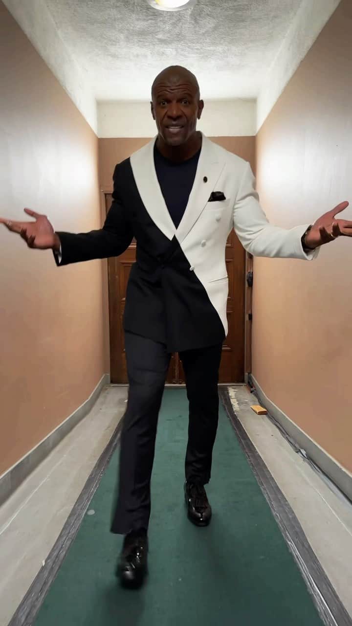 のインスタグラム：「Suit game 📈   #ootd #suit #agt #fallfashion」