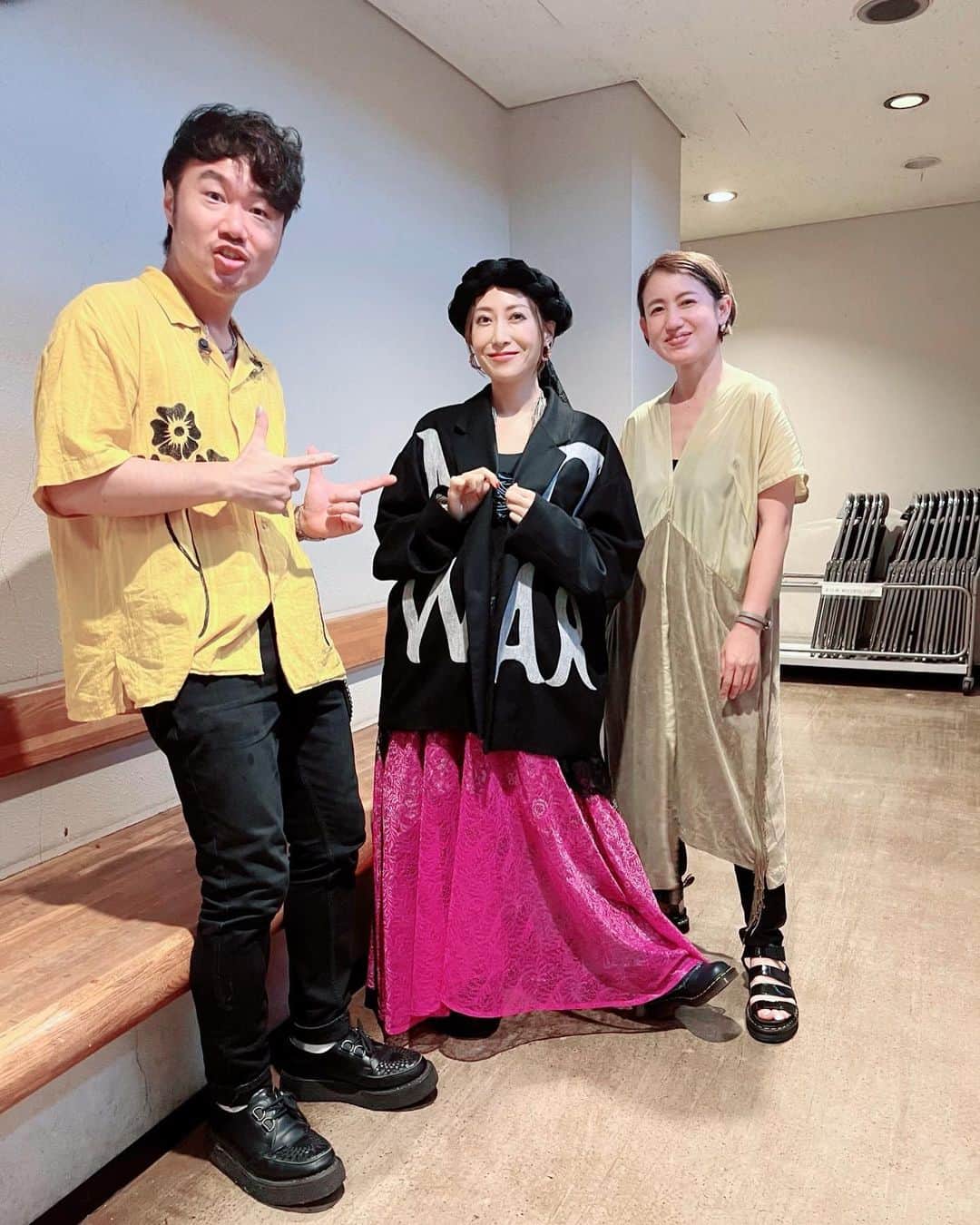 一青窈のインスタグラム：「PEACE DAY  jacket @mitsuruokazaki_design_lab  top & headpiece @hikarimorigami  skirt @rbtxco  pants, boots, jewelry：stylist own  @demidemu  @ayaka.iwanaga   #nowar #peace #live #代々木公園」