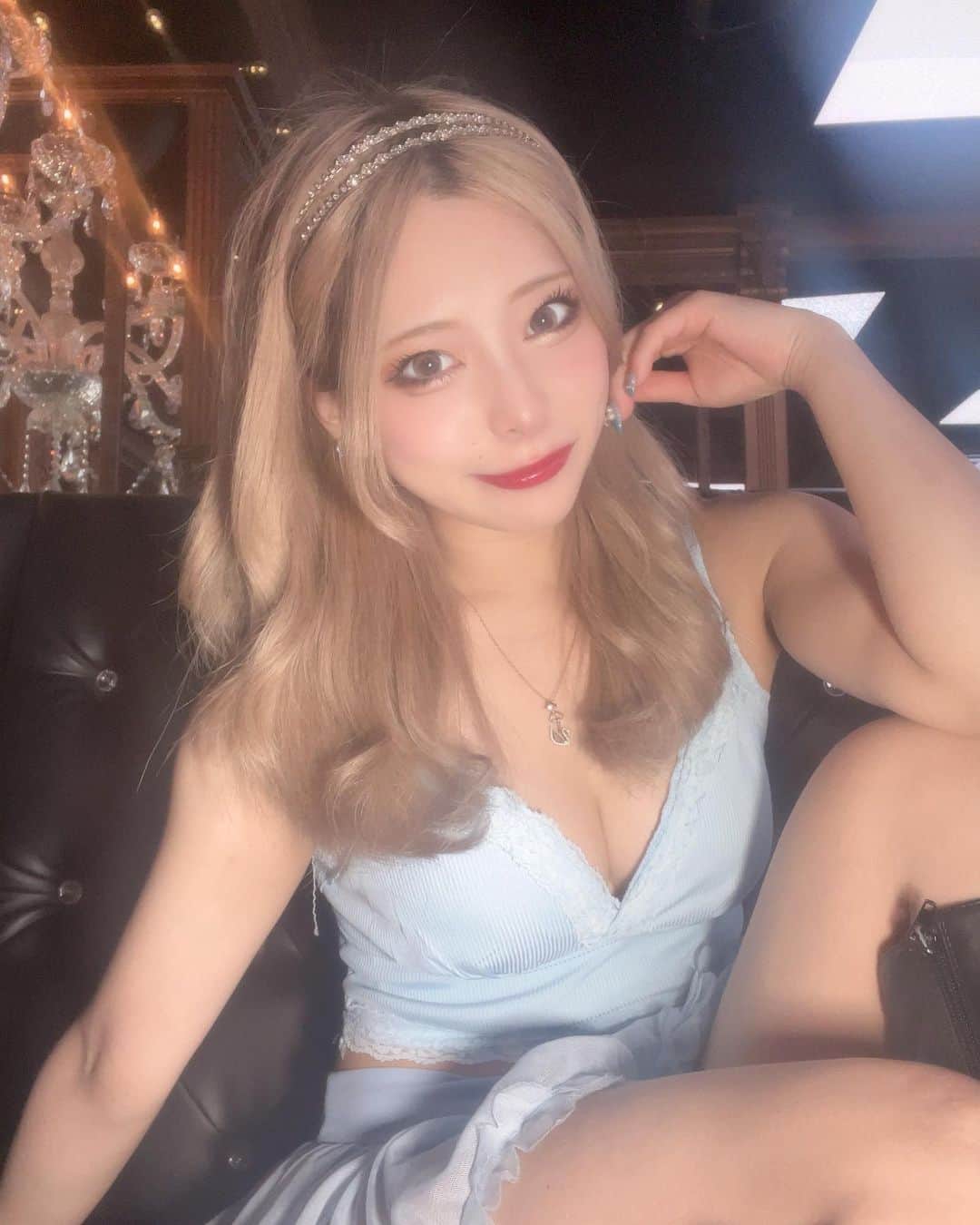 ありえのインスタグラム：「💙💖💙💖💙 : : 本日はホテルニューオータニさんへの外部イベント！ してからの2部からバーレスク大阪出勤です みんなあいにきてね 😢💙 . .  #バーレスク大阪 #バーレスク東京 #バーレスク大阪ありえ #北新地 #インスタ映え #ホスト  #韓国メイク  #童顔女子  #実物とは異なります   #burlesqueosaka  #burlesquetokyo  #ホテルニューオータニ大阪」
