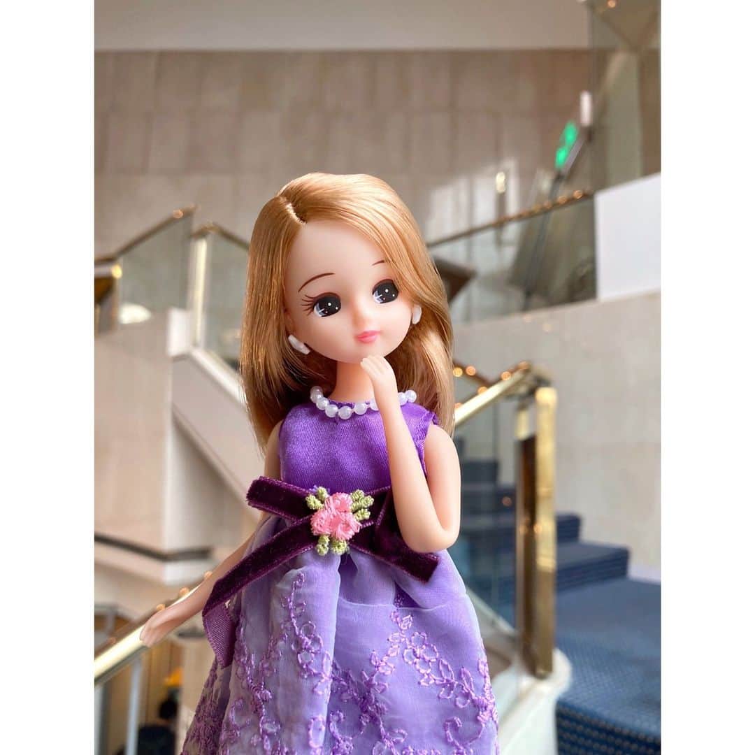 のインスタグラム：「自分自身を信じなさい、きっと生き方が見えてくる - ヨハン・ヴォルフガング・フォン・ゲーテ - #名言  自分に自信を持つことが大事よね♪ よし、次のテストは100点とるぞー✰ 根拠のない自信！ うふふ♡  Just trust yourself, then you will know how to live. - Johann Wolfgang von Goethe -  #リカちゃん #fashion #ootd #hairstyle #licca #liccadoll #japanesedoll #japan #girl #instadaily #instagood #instagramjapan #instagram」