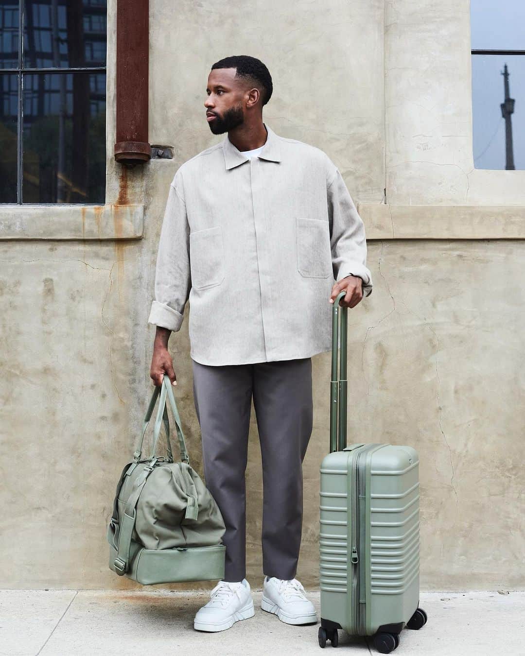 ケリーン・アコスタのインスタグラム：「Change the way you travel, one color at a time. @beis #BÉISPartner #AD」