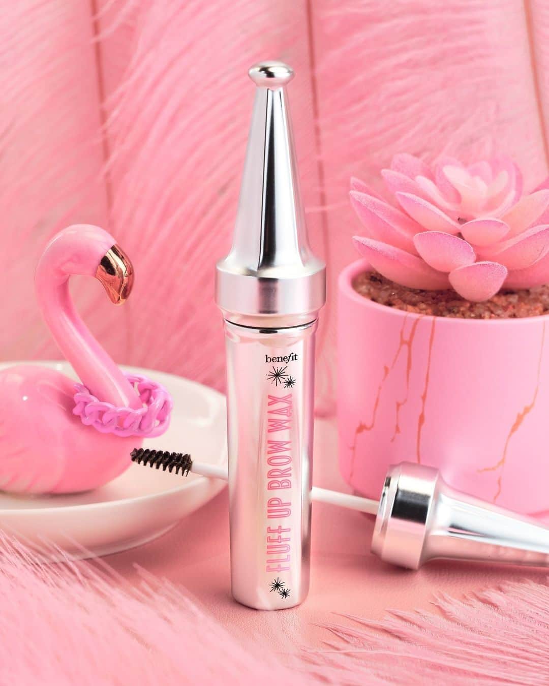 のインスタグラム：「Join the celebration of beauty excellence with ✌️ of our @allure Best of Beauty Award champions! 🥳⁠ ⁠ 🏆 Best Brow Wax goes to Fluff Up Brow Wax! Achieve stunning brows with our clear, creamy flex-wax.⁠ ⁠ 🏆 Best Exfoliating Toner goes to The POREfessional Tight 'N Toned AHA + PHA foaming toner! Transform your complexion with gentle exfoliation and pore refinement.⁠ ⁠ Shop today via the link in our bio! ⁠ ⁠ #benefitcosmetics #AllureBestofBeauty⁠」