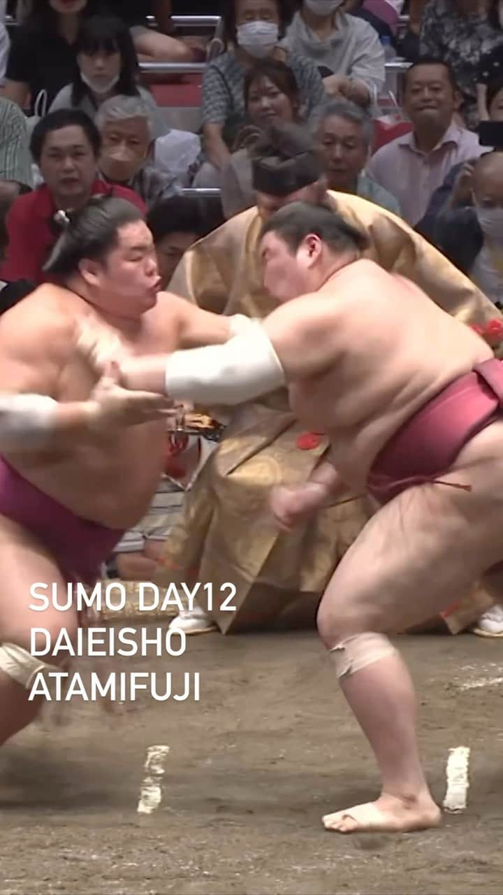 日本相撲協会のインスタグラム：「大相撲九月場所　12日目 大栄翔-熱海富士  #sumo DAY12 Daieisho Atamifuji  #相撲 #九月場所  #秋場所 #東京 #両国#力士  #お相撲さん #大栄翔  #熱海富士 #tokyo #japan #japanculture」