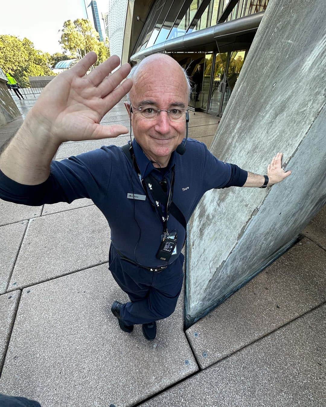 ローリー・ヘルナンデスさんのインスタグラム写真 - (ローリー・ヘルナンデスInstagram)「toured the sydney opera house a few weeks ago. this was our tour guide, Peter. he let me take a .5 of him. very nice man」9月22日 8時23分 - lauriehernandez