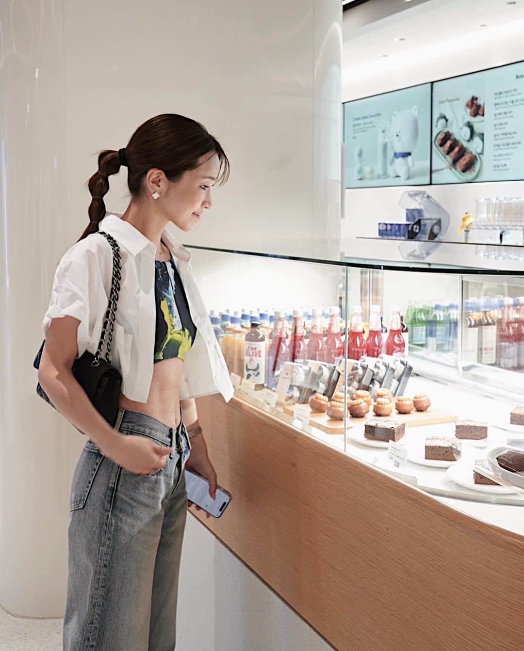 喜田彩子のインスタグラム：「⁡ ⁡ 카페.☕️🇰🇷 ⁡ ⁡ ⁡ #korea #Seoul #韓国 #聖水 #성수 #聖水洞 #ソンスドン #明洞 #명동 #ミョンドン #홍대 #弘大 #ホンデ #渡韓  #韓国情報 #ソウルカフェ #韓国カフェ #한국카페 #여행사진 #韓国旅行 #ソウル #ソウル旅行 #한국여행 #한국 #서울 #seoulkorea #koreatravel #koreatrip #arra_gourmet #arrachan_korea」