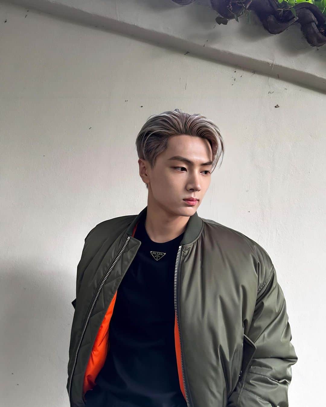 のインスタグラム：「🦅 🦅 🦅 @prada  #Prada #PradaSS24 #PRADAxENHYPEN」