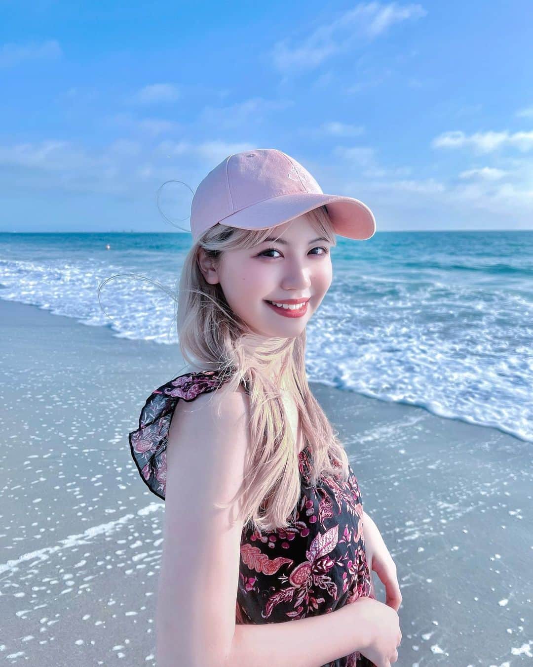のインスタグラム：「LAの夏を堪能 🐠🫧🪸 サンタモニカビーチ大好き 🌊🫰🏻🩷」