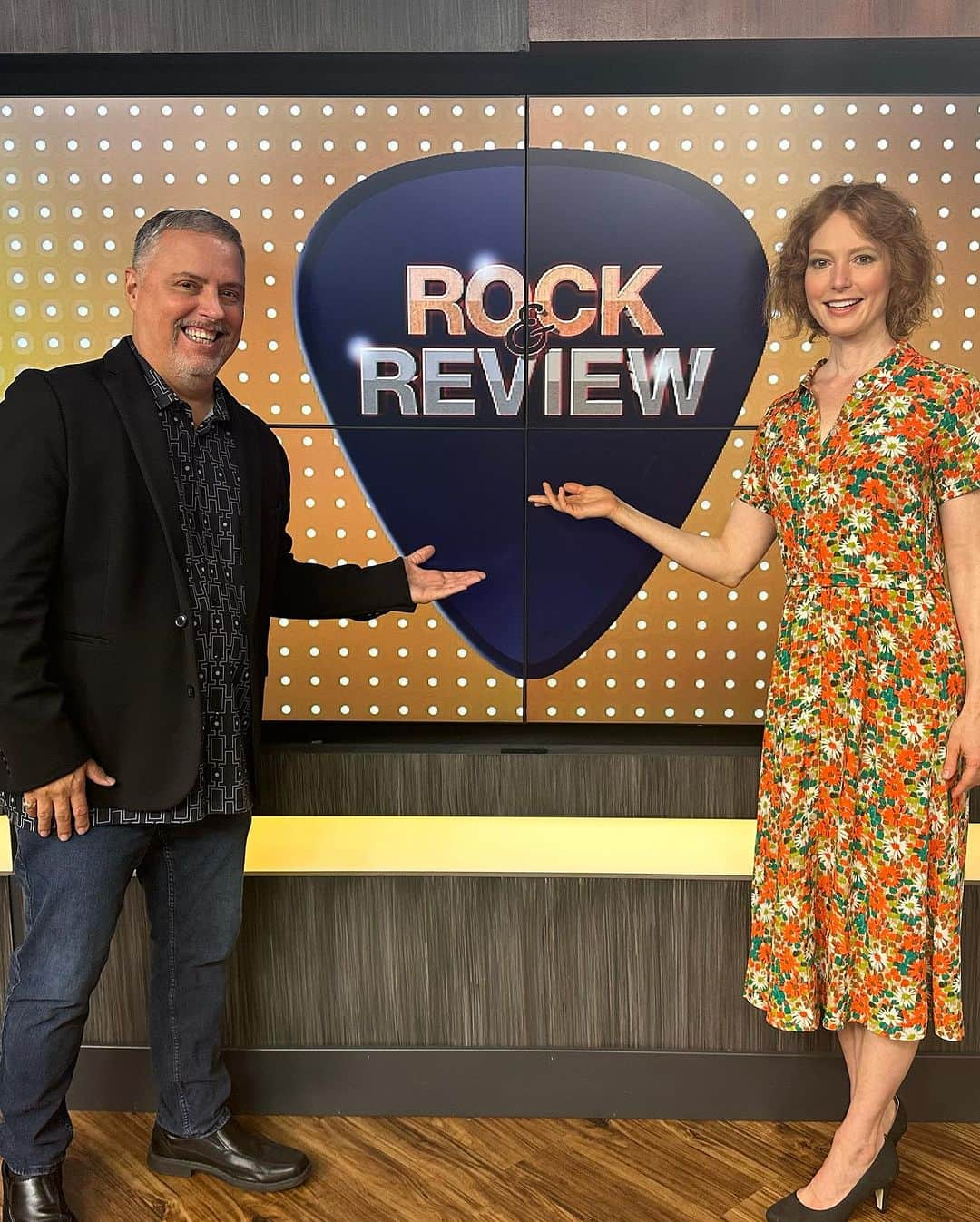 アリシア・ウィットさんのインスタグラム写真 - (アリシア・ウィットInstagram)「always a joy to spend time with true good human and true champion of music  @ericrocksnash on #rockandreview - talking about my latest EP, Witness, and lots more ❤️ please watch our interview on @foxnashville tomorrow morning at 8:50 am central time 🎶 thank you for having me back on, eric!」9月22日 9時43分 - aliciawitty