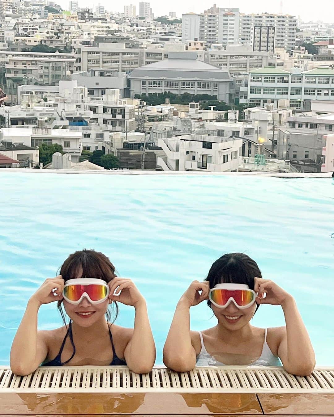 大嶋みくさんのインスタグラム写真 - (大嶋みくInstagram)「ぼっちみんなゴーグル持ってきてガチで泳いでるの面白い笑」9月22日 9時59分 - oshima_miku