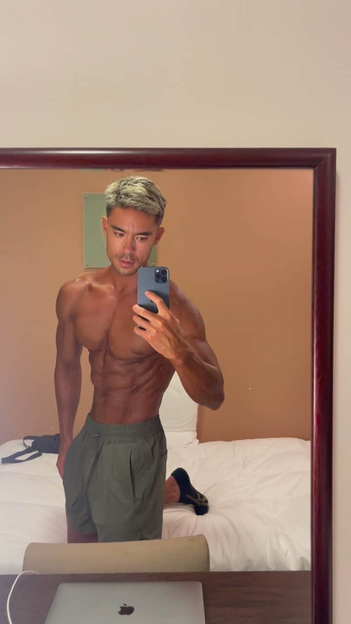 Ethan 佑太 Schellinのインスタグラム：「大会前日コンディションチェック動画🔥 過去最高な身体で挑戦できたけど反省点は必ずあります😊 もう来年に向けてスタートしてます🔥  #生涯現役 #常に向上心 #去年の自分に勝つ」