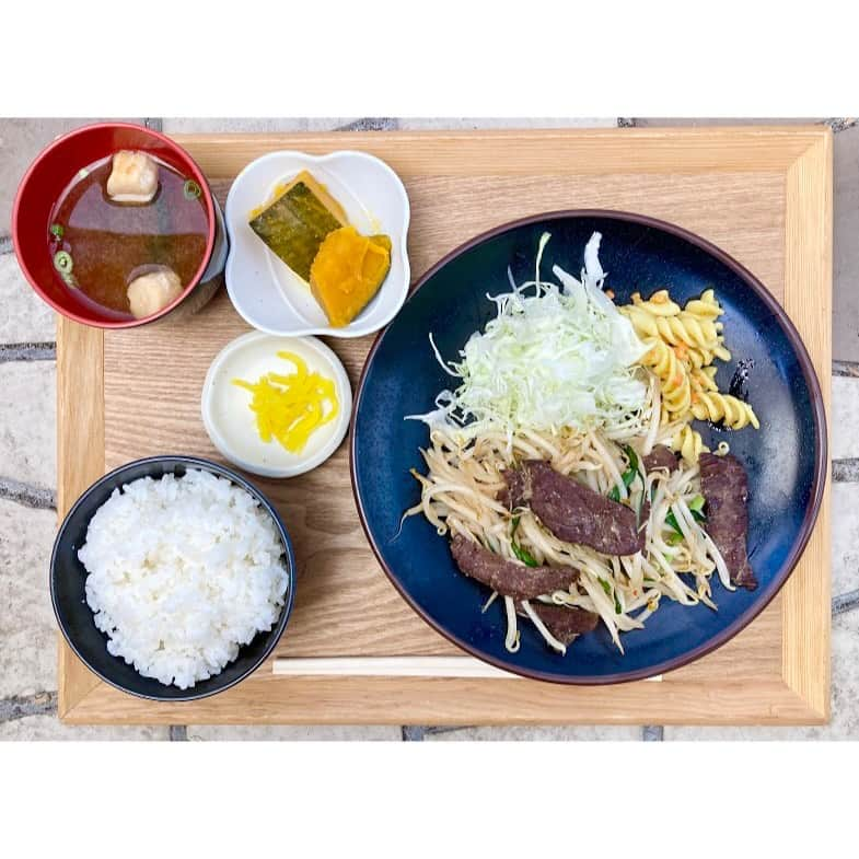 きいちゃんさんのインスタグラム写真 - (きいちゃんInstagram)「【くじらをもっと身近に、おいしく食べましょう！】 捕鯨に対する県民の理解を深めることを目的として、9/25 (月)から9/29(金)までの期間限定で、県庁きいちゃん食堂にて「くじらとニラもやしのピリ辛みそ炒め定食」を提供します。 皆さまぜひお越しください。  #和歌山県 #くじら #クジラ #鯨 #くじら料理 #きいちゃん食堂」9月22日 11時00分 - wakayamapref_pr