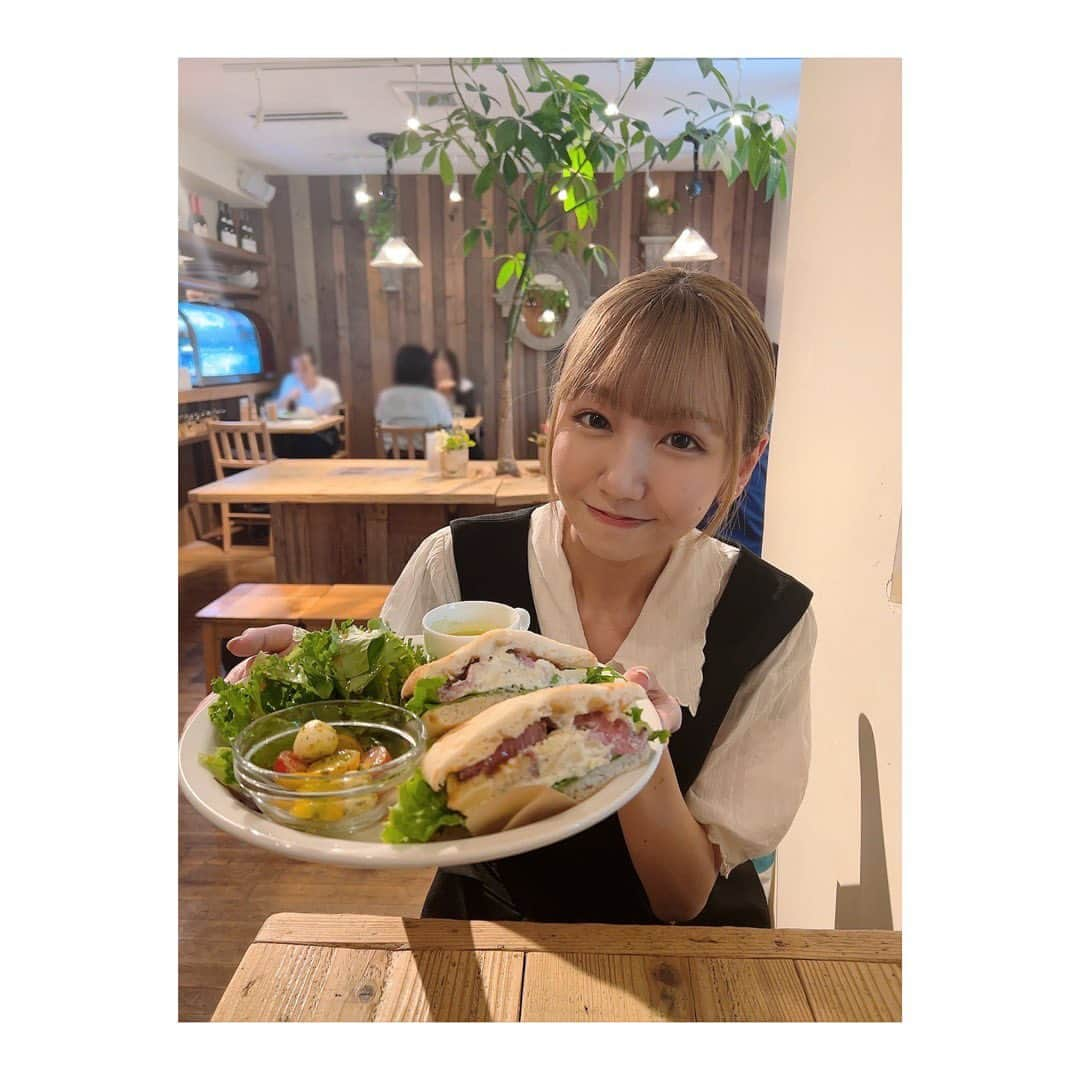 小西杏優のインスタグラム：「Les Grands Arbresさんに行ってきました🌸🍃  自然に囲まれたツリーハウスのカフェ☕️ ごはんもとっても美味しかった🥹  . . . .  #広尾  #広尾カフェ  #レグランザルブル  #ツリーハウス  #カフェ  #カフェ巡り  #ランチ  #アイドル  #instagram  #instagood」