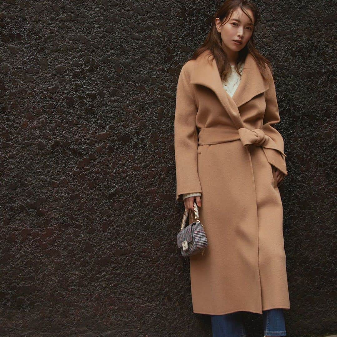 蛯原友里のインスタグラム：「. @marella_official  @marella_japan   シックで上質な 大人の秋冬が MARELLAで始まりました🍂」