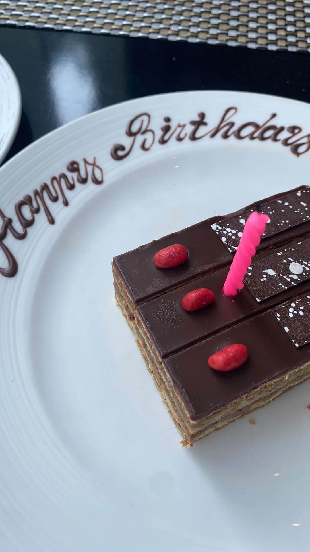Rianti Cartwrightのインスタグラム：「Omigosh, thank you @hotelmulia ❤️ #muliamoments」