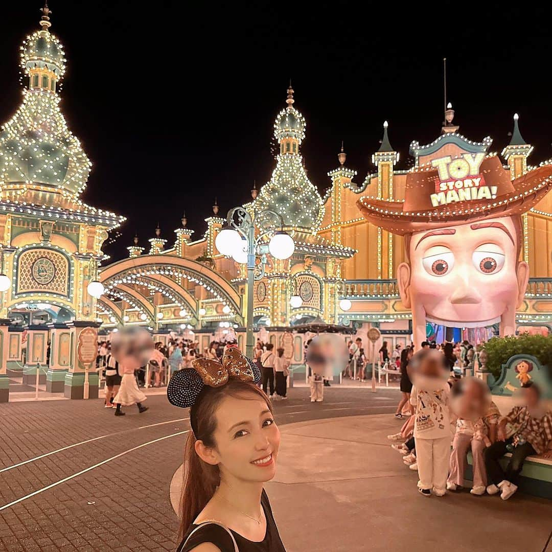 澤野井香里のインスタグラム：「#TokyoDisneySea 🐠✨  ニモやリトルマーメイド、海の世界が好きな子供たちが喜ぶアトラクションがたくさん🤭  夜のショーがすごく感動だった♡ 頭にずっとMisia『君の願いが世界を輝かす』の曲が流れて余韻に浸ってる🥹  #ks_23✨ #ks_tokyo✨ #国内旅行 #家族旅行 #東京旅行 #東京 #東京ディズニーランド #東京ディズニーシー #こどもとおでかけ #男の子ママ #女の子ママ #ママライフ #ママリ #コドモノ  #7歳 #4歳 #👦🏻👧🏻 #S⭐️_ #M🍒_  #s⭐️m🍒 #🏰」