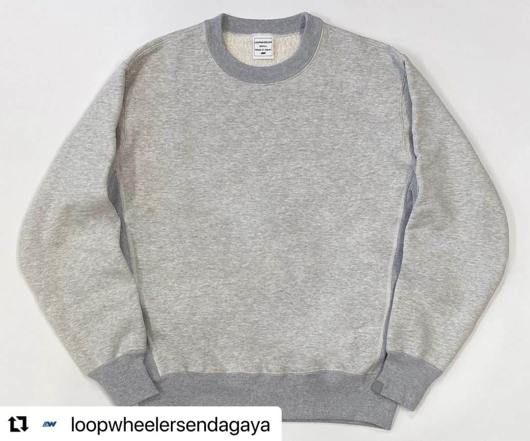 のインスタグラム：「.  大阪店も本日より販売開始です！①  #Repost @loopwheelersendagaya with @use.repost ・・・ . 「メガループウィラー クルースウェット」 メガループウィラーシリーズ3型を本日より発売致します。 1型目はクルースウェットになります。 素材は表20番単糸x中20番単糸x裏8番単糸を使用したループウィラーの中でもウルトラヘヴィウェイト且つ柔らかさを表現した新素材になります。 重量もクルーはLW01の570gに比べてメガは780g(Mサイズの場合)となりました。 パターンは少しゆとりのあるパターンで製作しております。 カラーはストーングレーの1カラー展開で、フライス部分(衿、袖口、裾)も2色の色差のある杢グレー糸をボーダーのように1コースずつ入れ替えて編んでいるので絶妙な色合いとなっています。 サイズはS〜XLサイズの4サイズ展開で、販売価格は35,200円(税込)となります。 是非ご覧ください。  #magaloopwheeler #メガループウィラー #loopwheelerosaka #loopwheeler #tsuriami #sweat #ループウィラー大阪 #ループウィラー #吊り編み #スウェット」