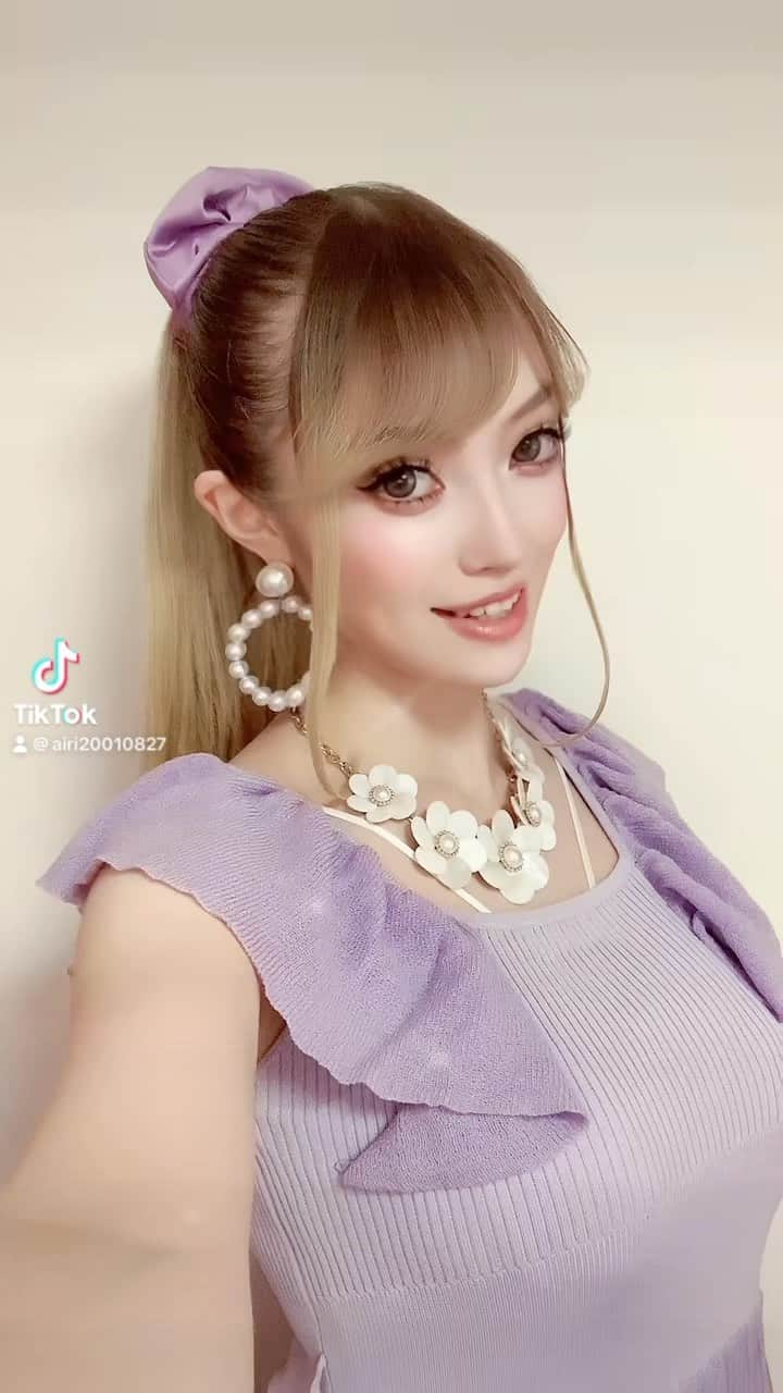 長谷川愛里のインスタグラム：「#tiktok アップしたよ🎶 💜👄✨ 今日も素敵な1日になりますように🙌🏻  #長谷川愛里」