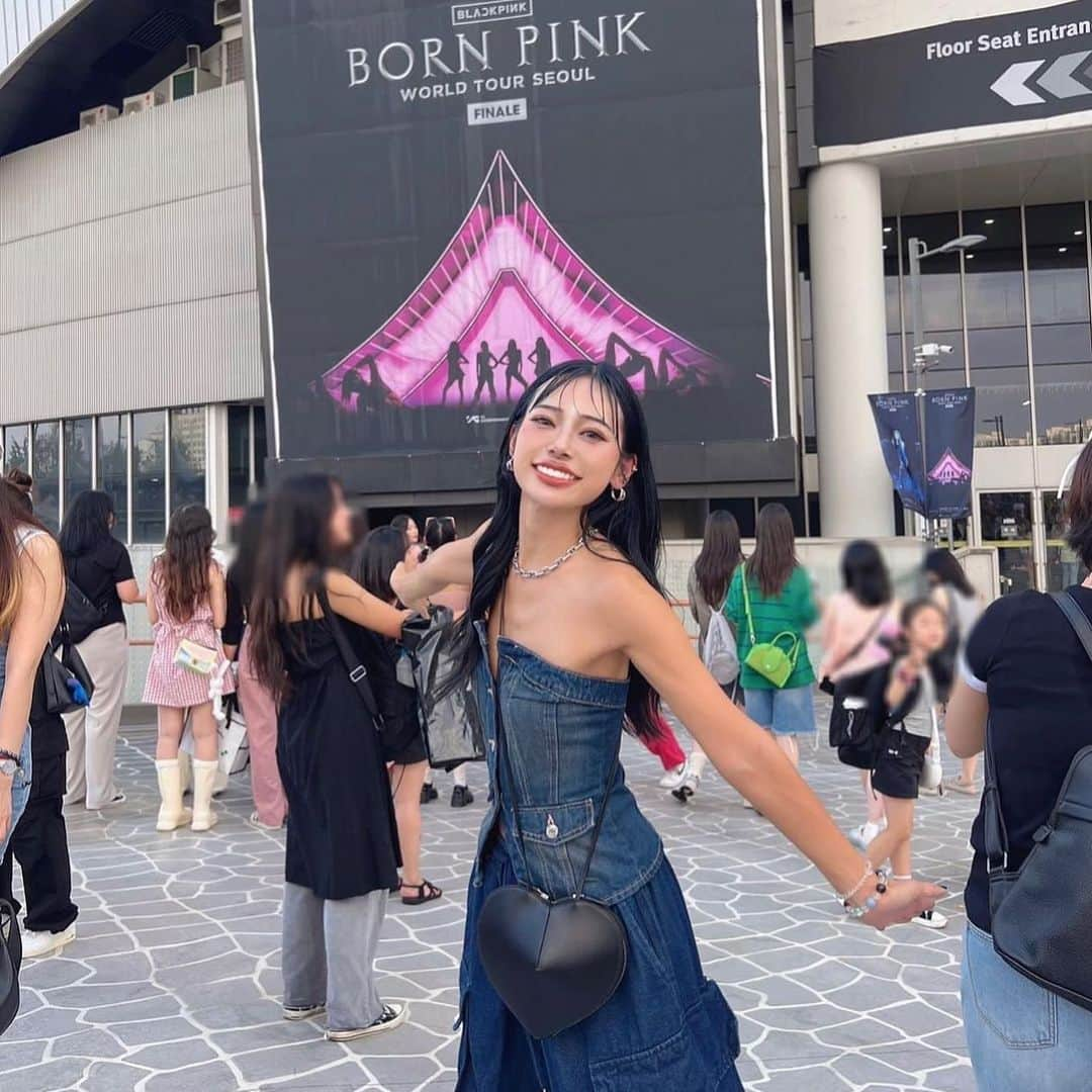 sachiyo_misuさんのインスタグラム写真 - (sachiyo_misuInstagram)「【BLACKPINK WORLD TOUR [BORN PINK] FINALE IN SEOUL】 . .  去年の10月にスタートしたブルピンの 『Born Pink World Tour』 のフィナーレ公演として韓国へ❤︎ . . 最後の最後である17日に参戦🫶💟 . .  #ブルピン #blackpink #blackpinkworldtour2023 #ライブコーデ #live #seoulkorea #seoulkorea #gocheokskydome #デニムセットアップ #デニム #デニムコーデ #韓国 #korea #todayscode #ootd  #コーデ #骨格ナチュラル #160 #160cmコーデ」9月22日 12時29分 - sachiyo_misu