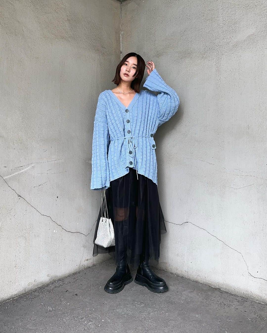 MOUSSY SNAPさんのインスタグラム写真 - (MOUSSY SNAPInstagram)「#MOUSSYSNAP @re_ka622 162cm  ・M_ CROSSOVER CARDIGAN(010GA270-5240) ・M_ TULLE A LINE DRESS(010GA230-7060) ・GRIMMER BUCKET CHAIN BAG(010GAS51-5370) ・STRETCH CHUNKY LONG BOOTS(010GAT52-5440) 全国のMOUSSY店舗／SHEL'TTER WEBSTORE／ZOZOTOWNにて発売中。  #MOUSSY #M_MOUSSY」9月22日 12時39分 - moussysnap