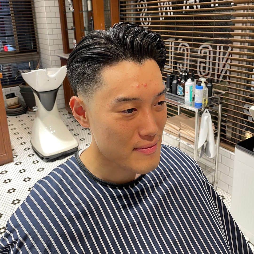 フリーマンズスポーティングクラブのインスタグラム：「FSC - FUTAKOTAMAGAWA BARBER💈  ⁡ HAIR CUT ¥6,600(tax incl.) made by @fuyukisaito   #freemanssportingclub  #fscbarber #barbershop #barber #mensgrooming」