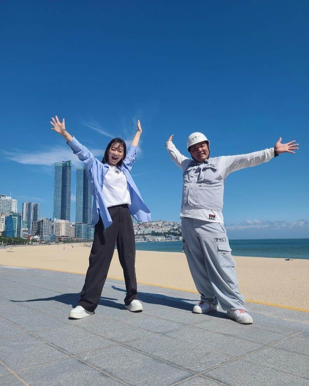 伊藤舞のインスタグラム：「🇰🇷 先日、韓国•釜山に行ってきました〜♡ . 福岡からは✈️で1時間弱とあっという間で、 1泊でもたくさん食べて、巡って…大満喫！ . 久しぶりの海外で お天気にも恵まれて、楽しいロケでした♡ . ロケの様子は今日と来週と2週にわたって めんたいワイドで放送します！ さらに、ARNEの記事でもオススメスポットを紹介してますので ぜひチェックしてください♡ . . #韓国 #釜山 #busan #🇰🇷 #韓国旅行 #釜山旅行  #めんたいワイド #arne」