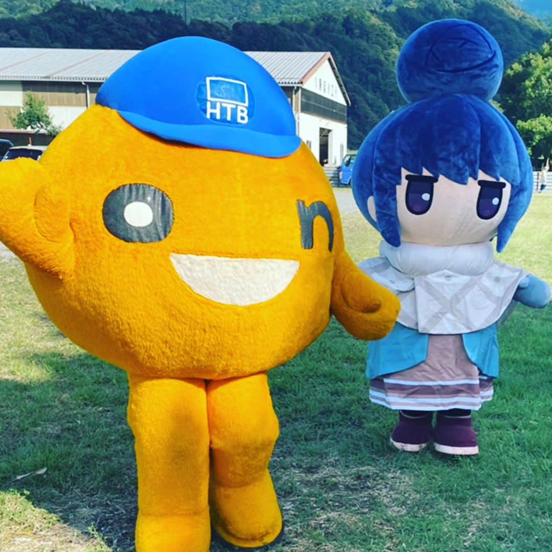 TVアニメ「ゆるキャン△」さんのインスタグラム写真 - (TVアニメ「ゆるキャン△」Instagram)「9.17に山梨県・身延町で開催された「水曜どうでしょうキャラバン2023」より北海道テレビ放送のマスコットキャラクターonちゃんと📸 #水曜日どうでしょう #水どう #ゆるキャン  #laidback_camp #onちゃん #しまリン #着ぐるみリン #きぐリン」9月22日 13時17分 - yurucamp_insta