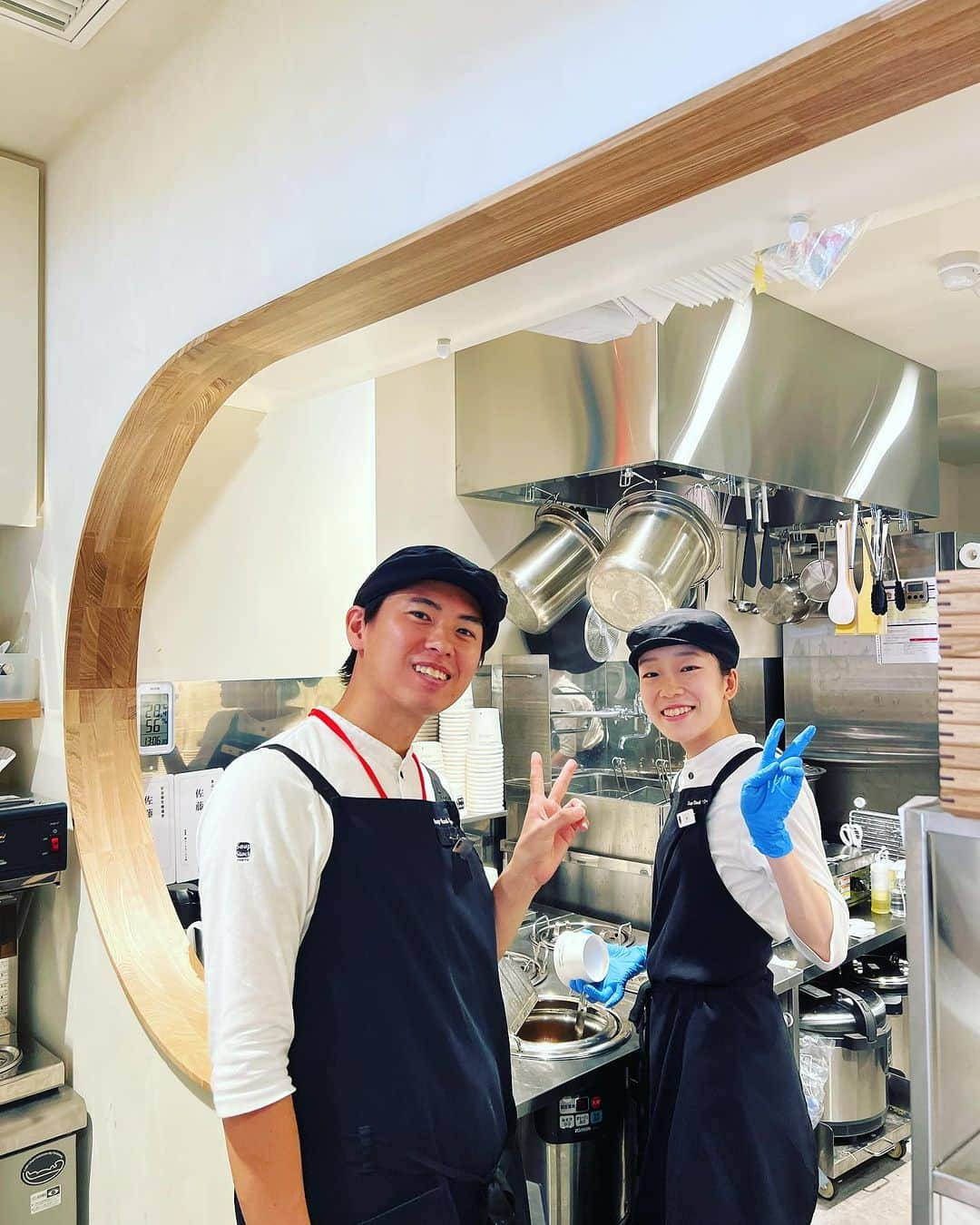 遠山正道さんのインスタグラム写真 - (遠山正道Instagram)「#soupstocktokyo 新店桜新町店。優しく女性的な包み込まれるデザイン。落ち着きそうです^ ^」9月22日 13時24分 - masatoyama