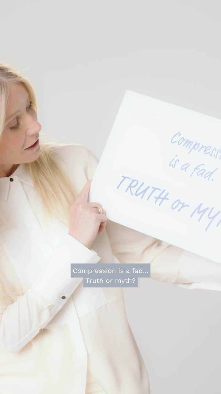 グウィネス・パルトローのインスタグラム：「Let’s break down these common misconceptions about compression gear. Head to @CopperFit to watch the full video.」