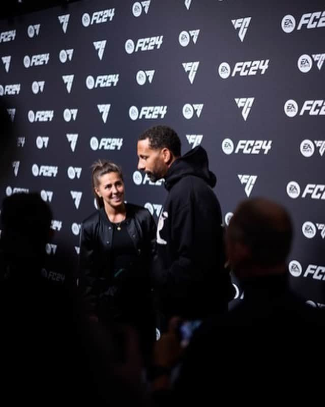 ファラ・ウィリアムズさんのインスタグラム写真 - (ファラ・ウィリアムズInstagram)「Big night at the @easportsfc launch… icons all over the place!   #FC24」9月22日 23時21分 - fara44