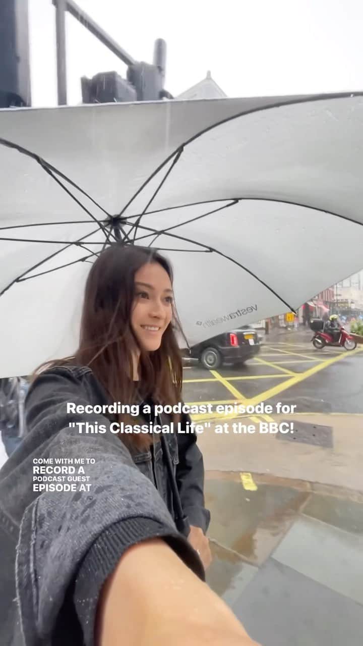 のインスタグラム：「Listen to the episode on Saturday the 23 (tomorrow)! 🤗  Thank you to the host and saxophone extraordinaire herself, @jessgillamsax for having me on this podcast on @bbcradio3 "This Classical Life" to chat about some of my most meaningful music and introducing me to new music as well!   Find "This Classical Life" on Spotify, Apple Music or the BBC website. Can't wait for you to hear it 🎶  #ThisClassicalLife」