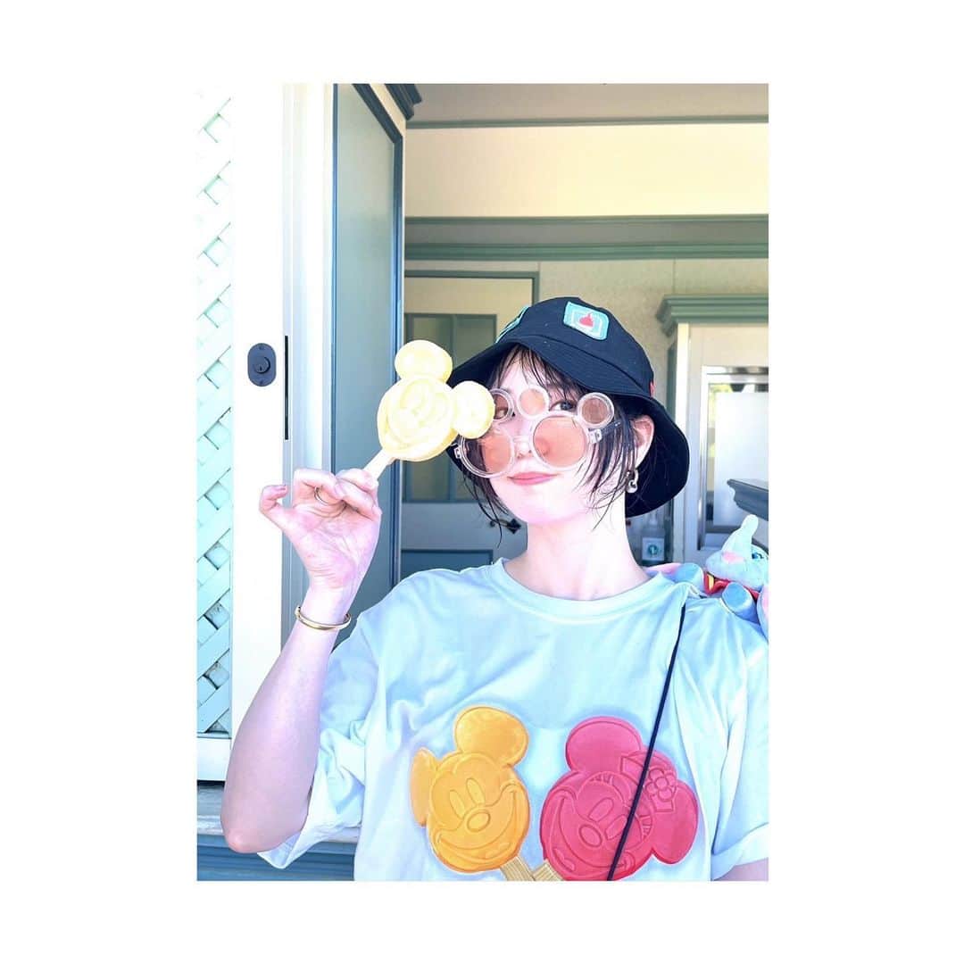 神田莉緒香のインスタグラム：「--- それよりダンボが落ちそうですよ。  . #ミッキーアイスバー」