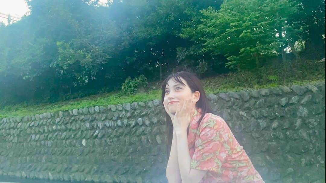 ボールドウィン零さんのインスタグラム写真 - (ボールドウィン零Instagram)「緑がいっぱい💚  こういうところで食べるおにぎりってすごい美味しいよね😋  みんなの好きなおにぎりの具はなーに？  #しゃけ #うめ #こんぶ #ツナマヨ」9月22日 23時35分 - ariga_rei