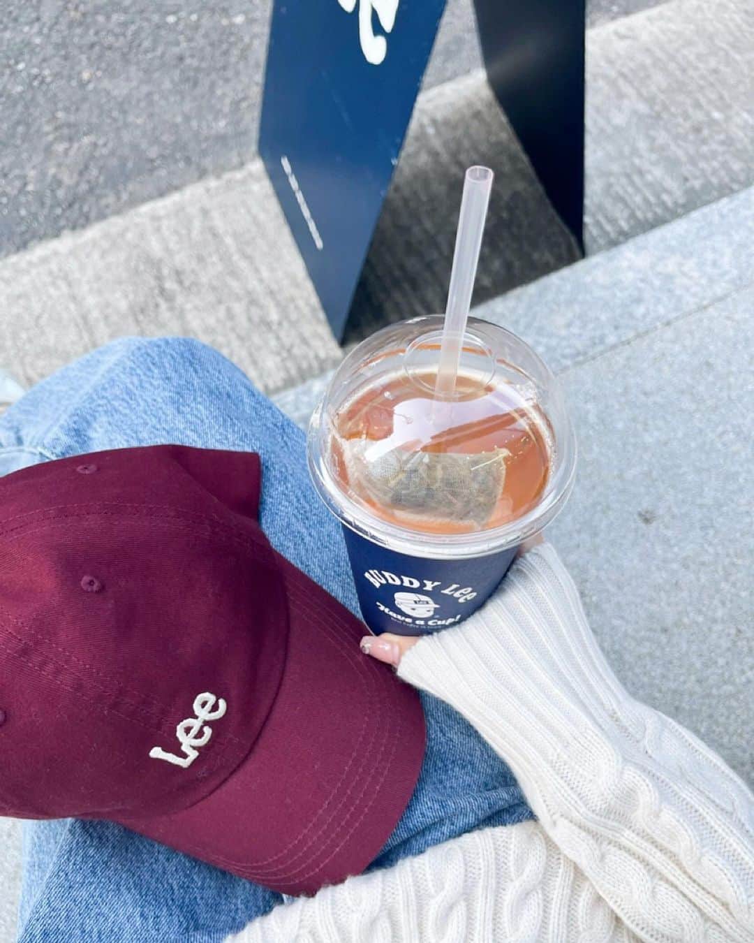 ANRIさんのインスタグラム写真 - (ANRIInstagram)「#광고 @leejeanskr 〰️🤍👖🧢 Leeフラッグシップストアへ行ってきました♡ 学生時代から大好きな리🫶🏻 @cafe.buddylee カフェも常設されているので ゆっくりショッピング出来ちゃいます🛒  @wranglerkorea のアイテムもあったので お買い物欲が増してしまいました🤭♡ この投稿とクーポンコード"Buddylee0910"を見せると新商品10%offになるのでぜひ利用してみてください🫶🏻 ※9/18~10/31  📍Lee 홍대 플래그십 스토어 서울 마포구 잔다리로2길 8 1F 🕐12:00 - 21:00 #leekorea #서울핫플 #홍대핫플」9月22日 23時52分 - annnchannn