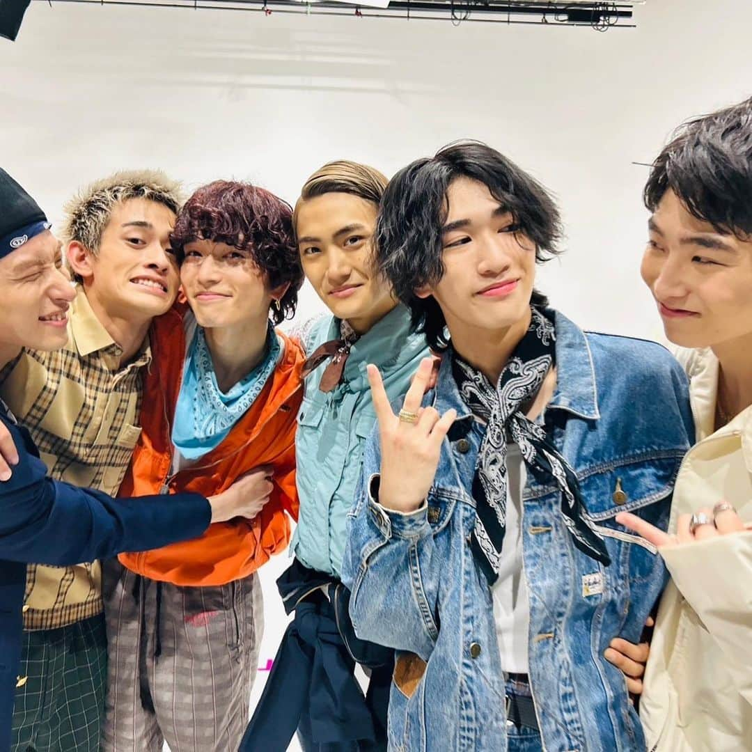 八村倫太郎（WATWING）さんのインスタグラム写真 - (八村倫太郎（WATWING）Instagram)「It’s been 2 years since Take off,. Thanks a lot for all members, all stuffs, and all Windy.  #WATWING #Windy」9月22日 23時54分 - rintaro_watwing