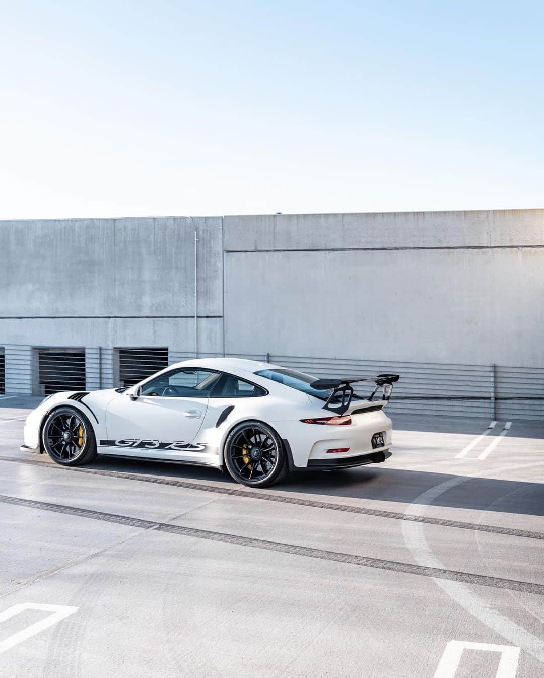 Porscheさんのインスタグラム写真 - (PorscheInstagram)「It doesn't get more pristine than this.  📸 @kfletchphotography #PorscheMoment」9月23日 0時00分 - porsche