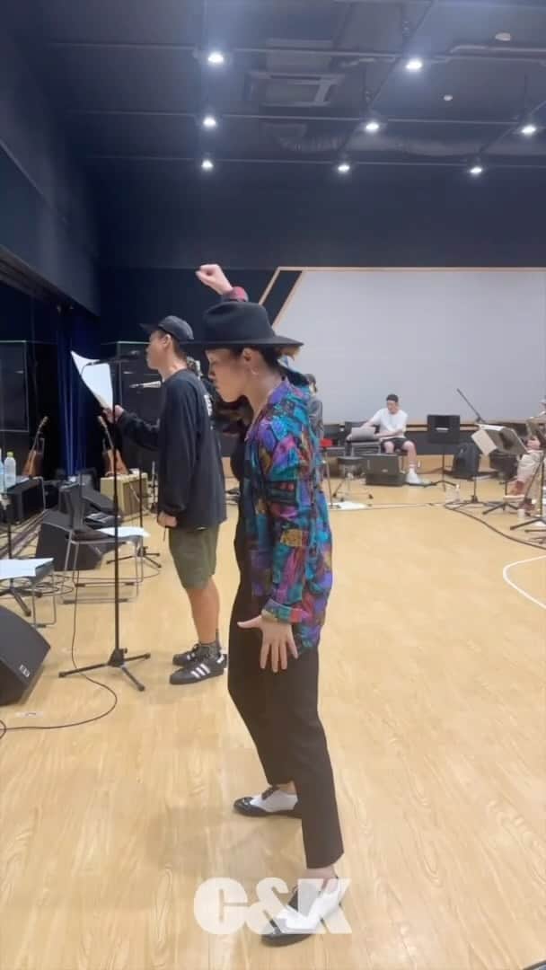 C&K（シーアンドケー）のインスタグラム：「🎙️本日行われていた 「#AKB55ツアー」リハーサル模様🤩  いよいよ来週9/29（金） 札幌からツアースタート!!  チケット好評発売中! #candk」