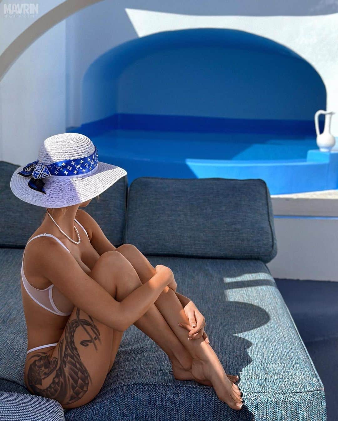 さんのインスタグラム写真 - (Instagram)「Santorini, Greece 📸  MUSE @natalee.007  📸 @mavrinstudios x @cosmos_ph x @iamshalyapin  style: @irina_dreyt   📍 @astarte_suites」9月23日 0時17分 - mavrin