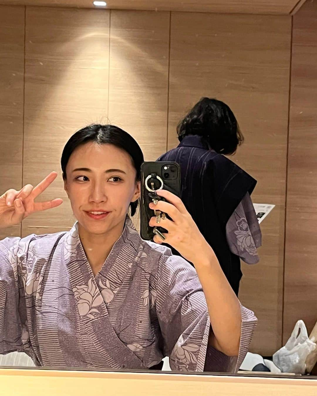 RIKAPEPEさんのインスタグラム写真 - (RIKAPEPEInstagram)「女将です。 遅めの夏休みをいただき 母と近場で一泊旅行。  前日に、大将から 「パンのトーストのやり方を教えて👨🏼‍🦱🍞」 と申し出があり...  男1人＋男２匹を残すことに やや不安がよぎりましたが。笑😂  関西に越してからは 東京の家族に会えるのは年に二、三回。  楽しいことを詰め込んで あれこれ満喫してきました✌️  家のことも 道場のことも 何もしない日  ”自分の事だけに使う時間”  貴重すぎた🥹  年末までのパワーチャージ。 今日からまた日常に☺️♨️  #夏休み  #女将の夏休み  #神戸旅行 #三ノ宮グルメ  #orientalhotel  #orientalhotelkobe  #オリエンタルホテル神戸」9月23日 0時41分 - rikapepe