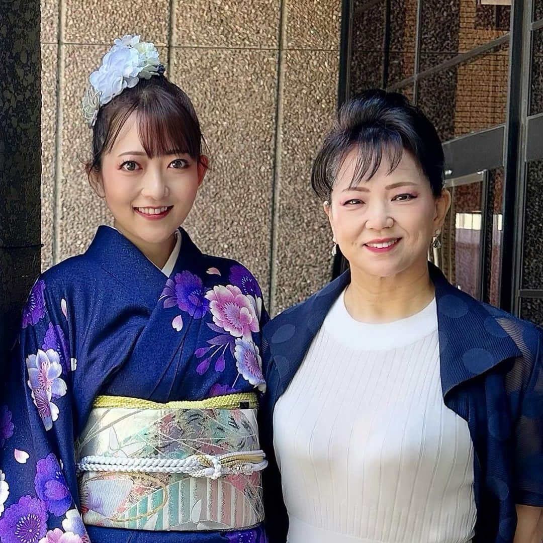 大河内美紗のインスタグラム：「詩吟のコンクールで関西へ🚙出番は朝イチであっという間に終わり、入賞いただきました✨まだまだこれからですが、はあはちゃん師匠に喜んでもらえるようにわたしらしく頑張ります😆 親子で最高の週末👘 #詩吟 #愛国詩吟総連盟 #着物 #kimono #japan #sdn48」