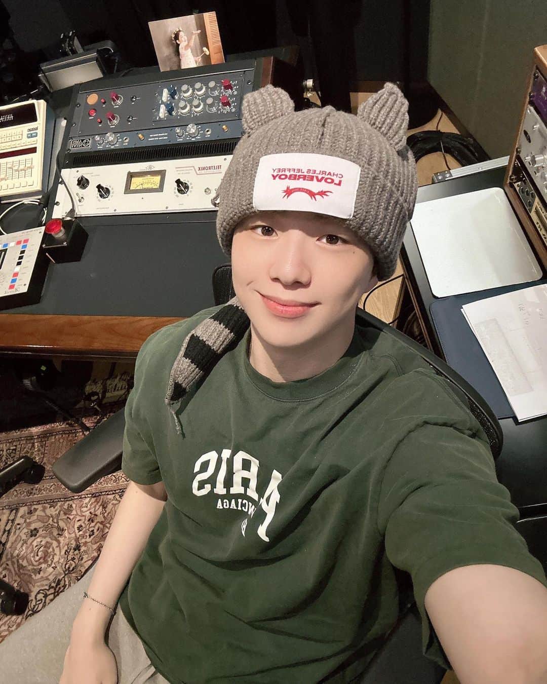 カン・ダニエルのインスタグラム：「앨범 쥰비🔥🤟」